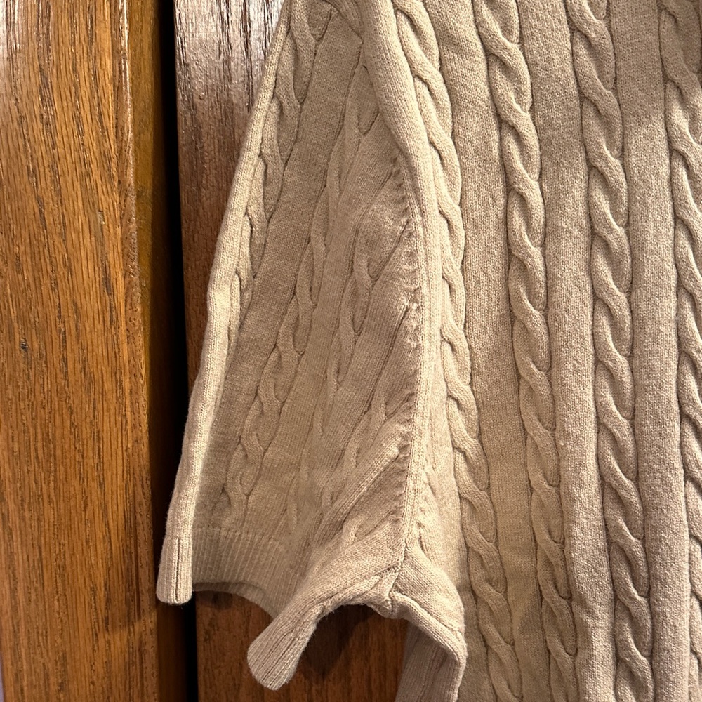 H & M Tan Cable Knit Men's Shirt size medium. - Picture 4 of 8